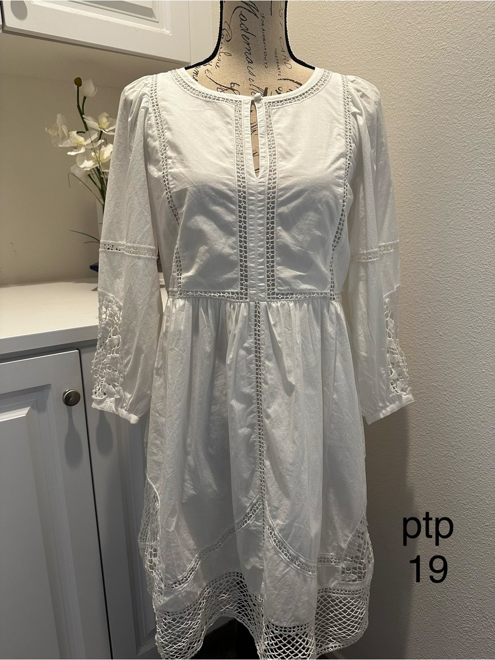 Vineyard Vines White Cotton Eyelet Peasant Dress